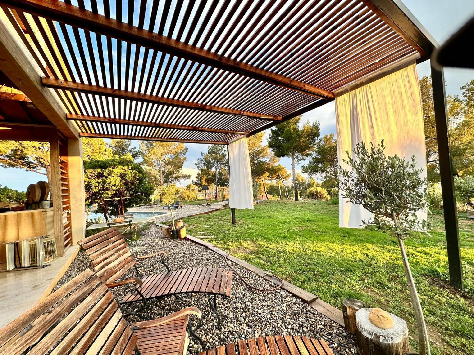 Simple Home La Cadiere-d'Azur Exterior photo