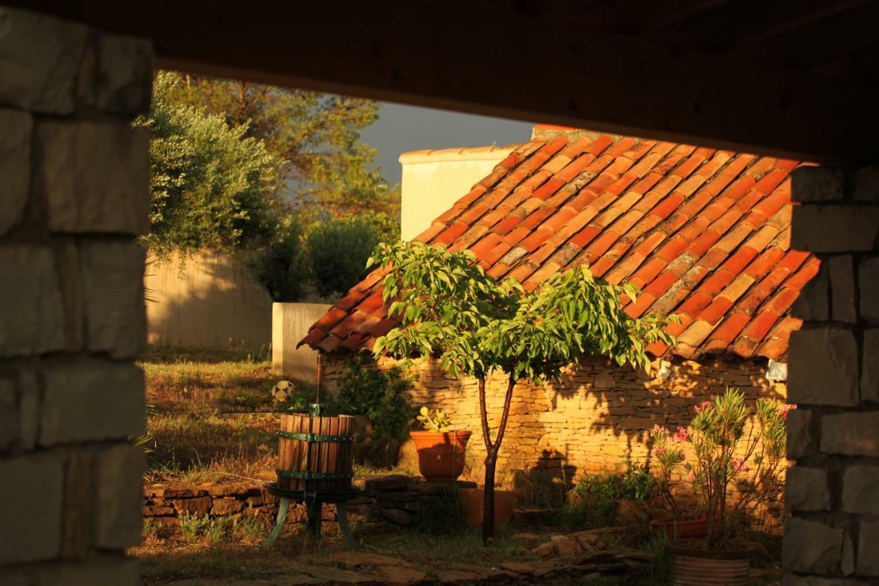 Simple Home La Cadiere-d'Azur Exterior photo